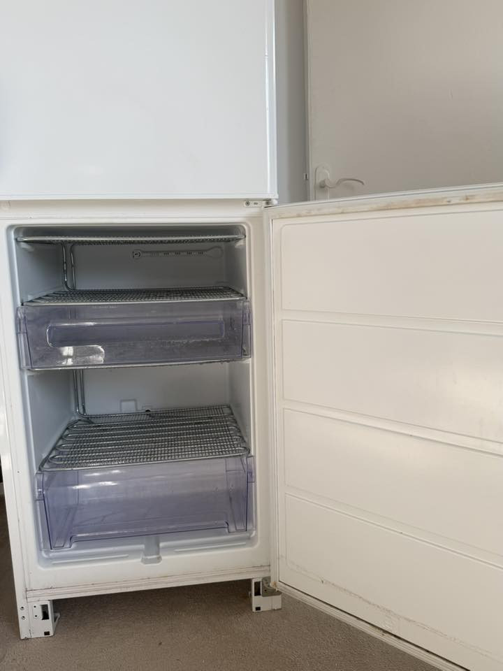 ئەم سەلاجەیەمان هەیە ٨ مانگ ئیشی پێکراوە ،سویدییەو لەوێوەوە هاتووە ،هیچ کێشەیەکی نییە سەرەوەی سەلاجەیە و خوارەوەی موجەمیدە. 

بە ٢٠٠ هەزار ئەیفرۆشین

کڕیاری بەڕێز نامە بۆ ئەم وەتسئەپە بنێرە: ***********
