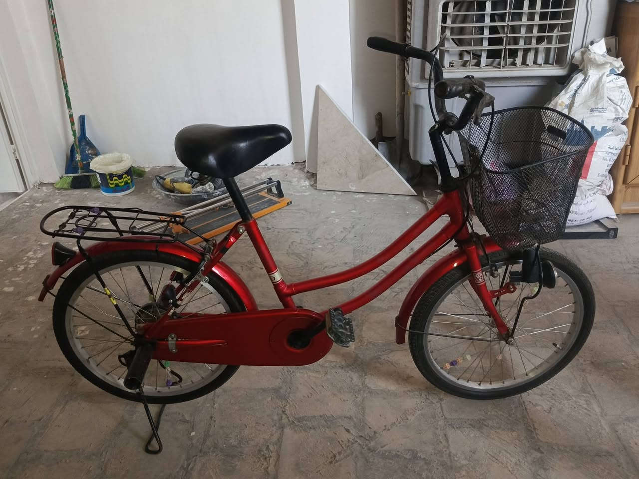 السلام عليكم
بايسكلات الهيرو ب 75 والاحمر ب 55 نضيفات فول مكاني كربلاء حي الوفاء رقم هاتف ***********
