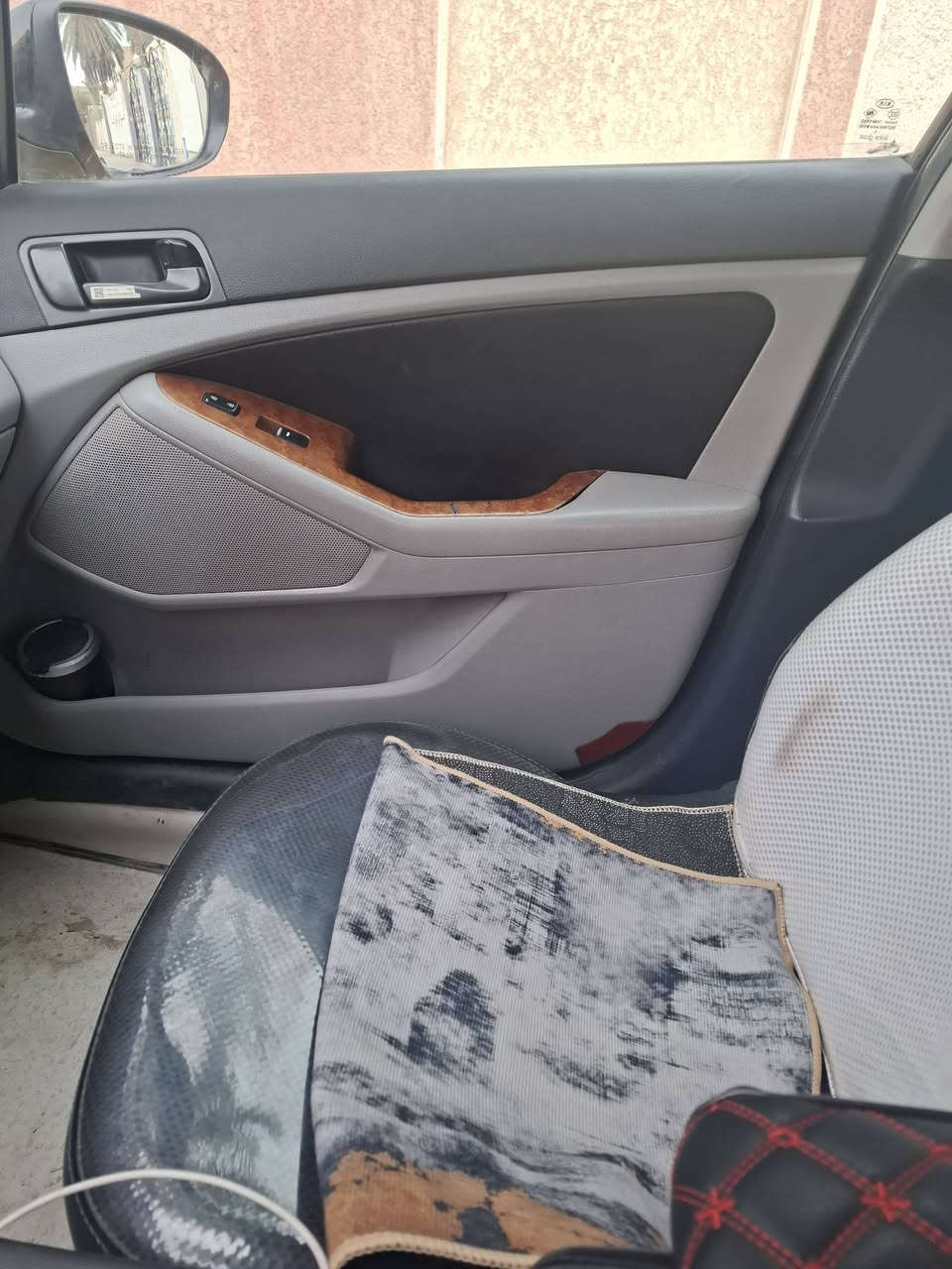 سلام اوبتما للبيع ١٤ مريكي بيه بنيد مبدل وبيه جاملغ الخلفي تصليح بدون عابر الشراي الاتصال ع الرقم *********** رقم صاحب السياره
