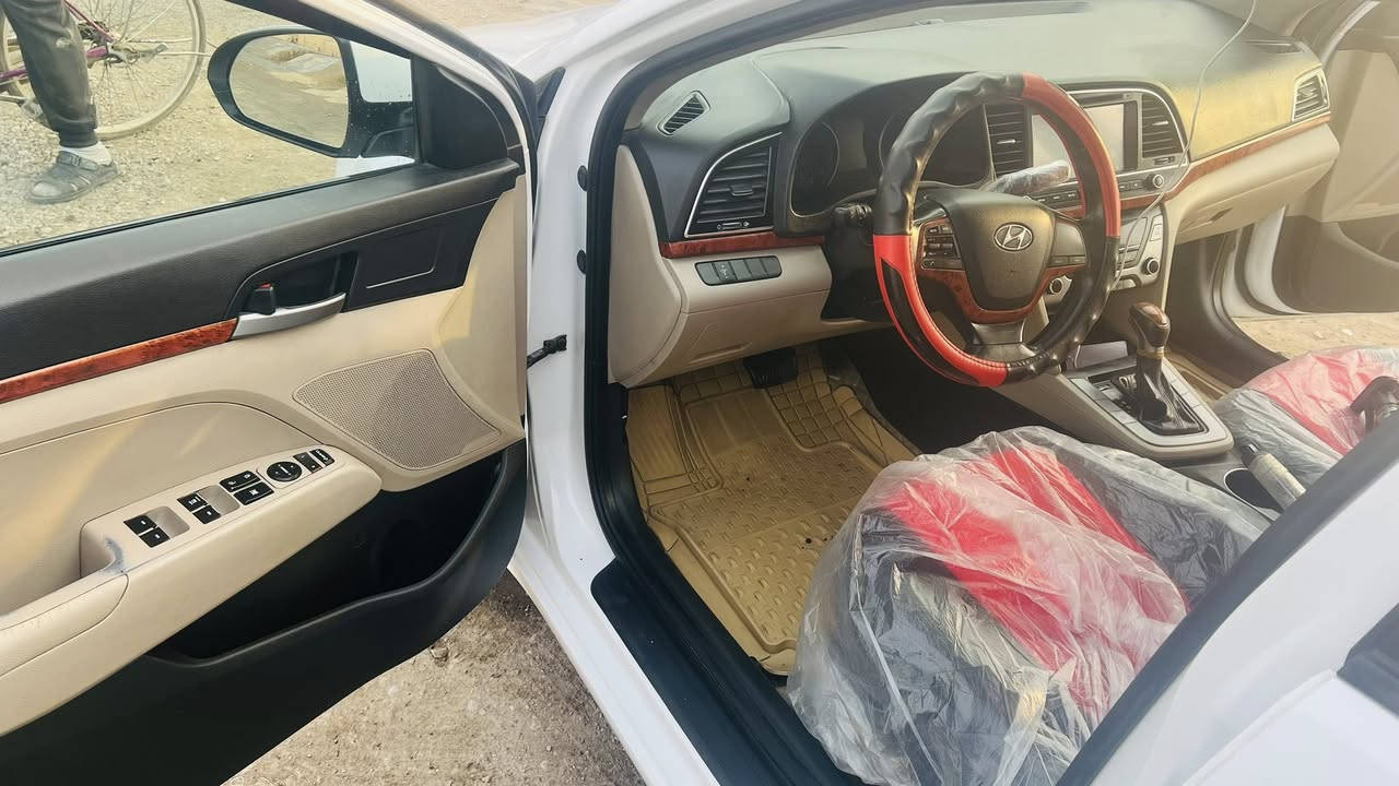 النترا موديل 2018
خليجي فول موصفات بستثناء البصمه بدون ضرر كفاله عامه ميكانيك مكفول تبريد قطعتين طخم تاير جديد سياره جاهزه من كلشي السعر 148 وبيها مجال بسيط الرقم 
***********
