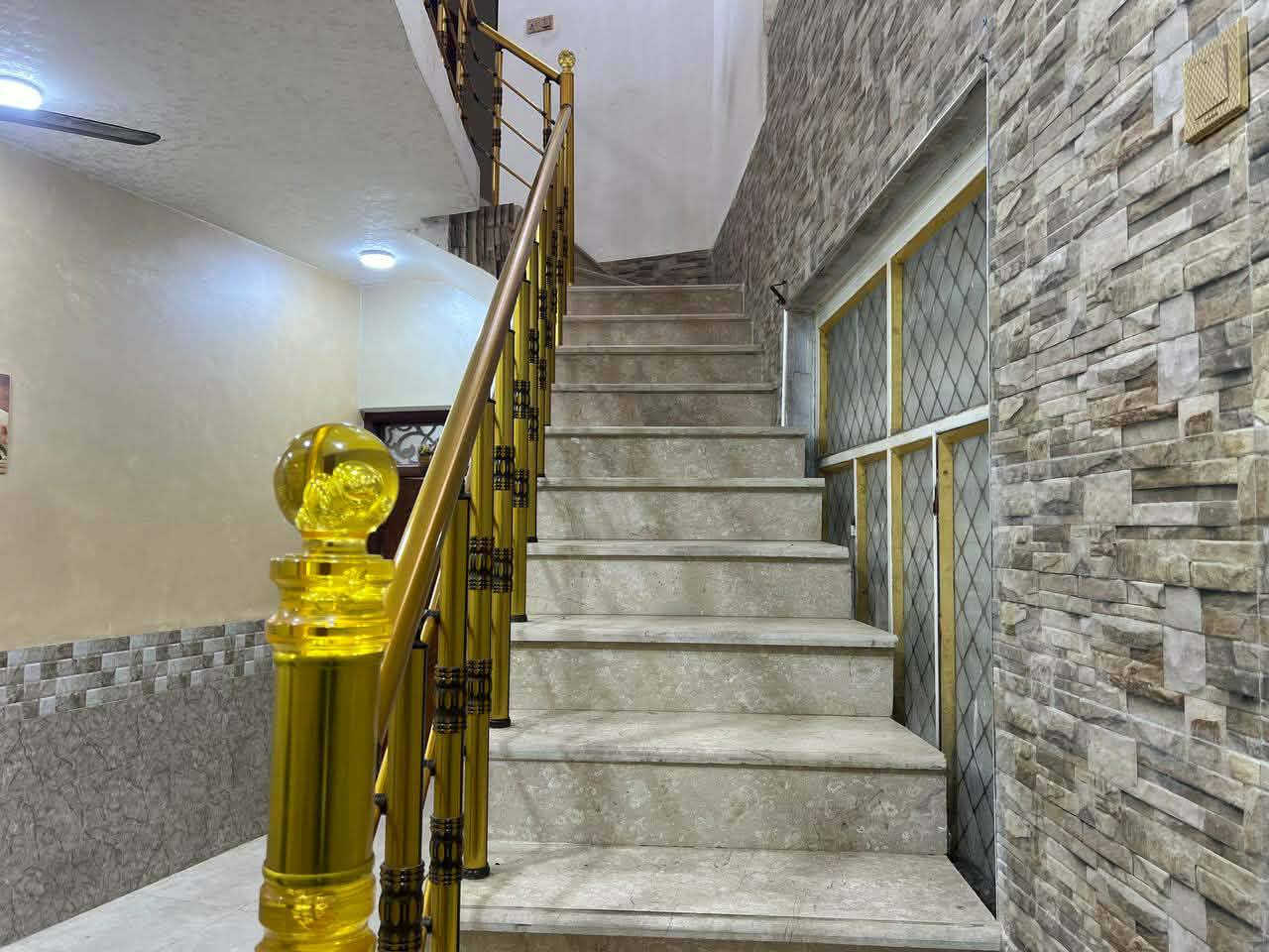 بيت 🏦 للبيع 100م طابقين
كونكريت مسلح
الطابق الاول غرفه/صاله/استقبال/مطبخ/ صيحات داخليه وخارجيه
الطابق الثاني غرفه/ صاله 
السعر باليد 60
مطلوب اسكان 18 شرط تبديل الكفيل 
العنوان الزيتون قرب مدرسة
 شمس المعارف 
للاستعلام 
📞***********
📲علي الجبوري/ابومهيمن
