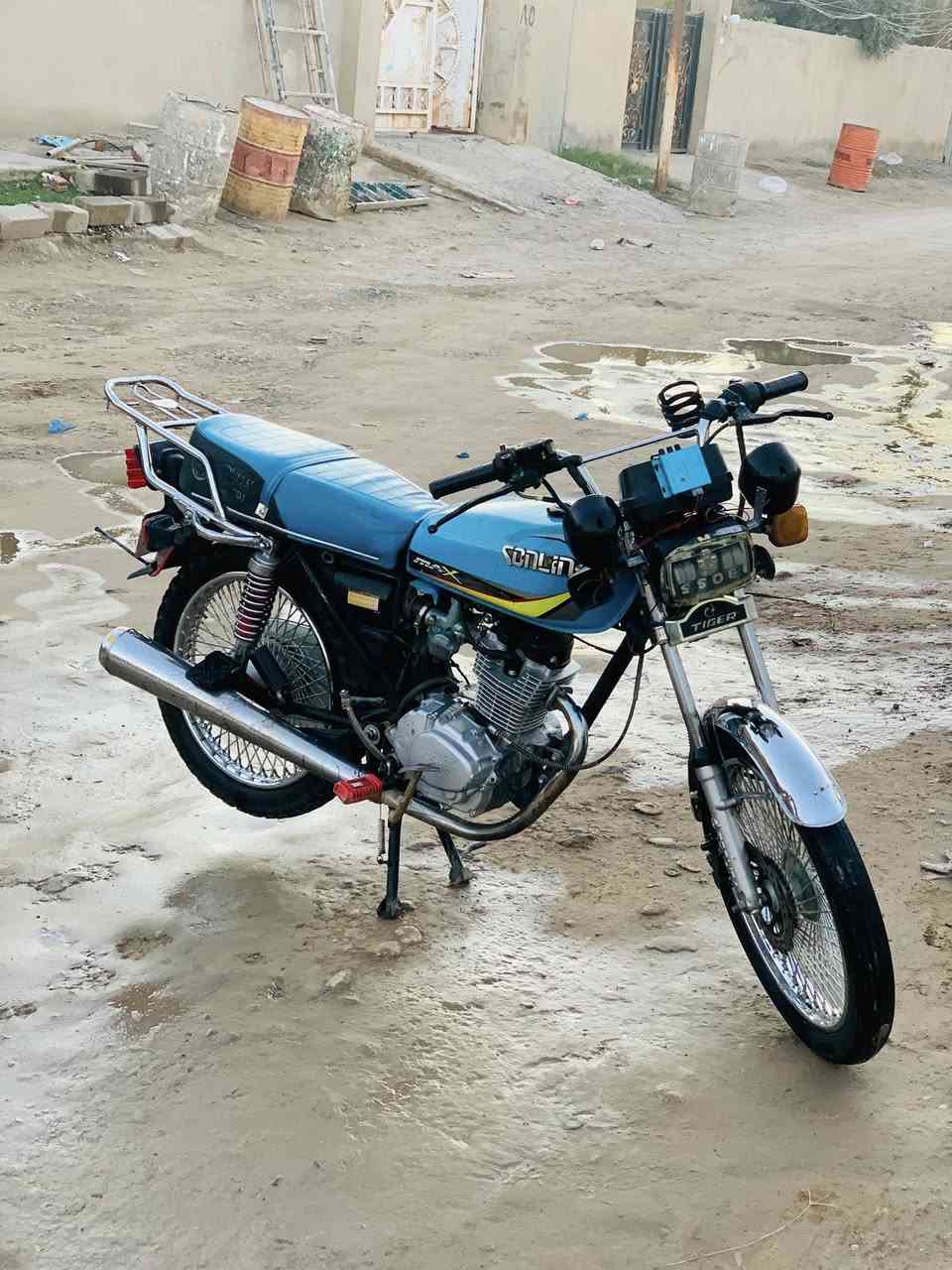 سلام عليكم للبيع دراجه تايكر سونك موديل 23 مبدل بستم فقط كهربائيات شغاله الصفاحيه من جهه الشوته واكعه وبيه صوت فيلسه فقط شلعه ومعدل تجي وشوف السعر 450 وبيهه مجال للشراي للاستفسار ***********
