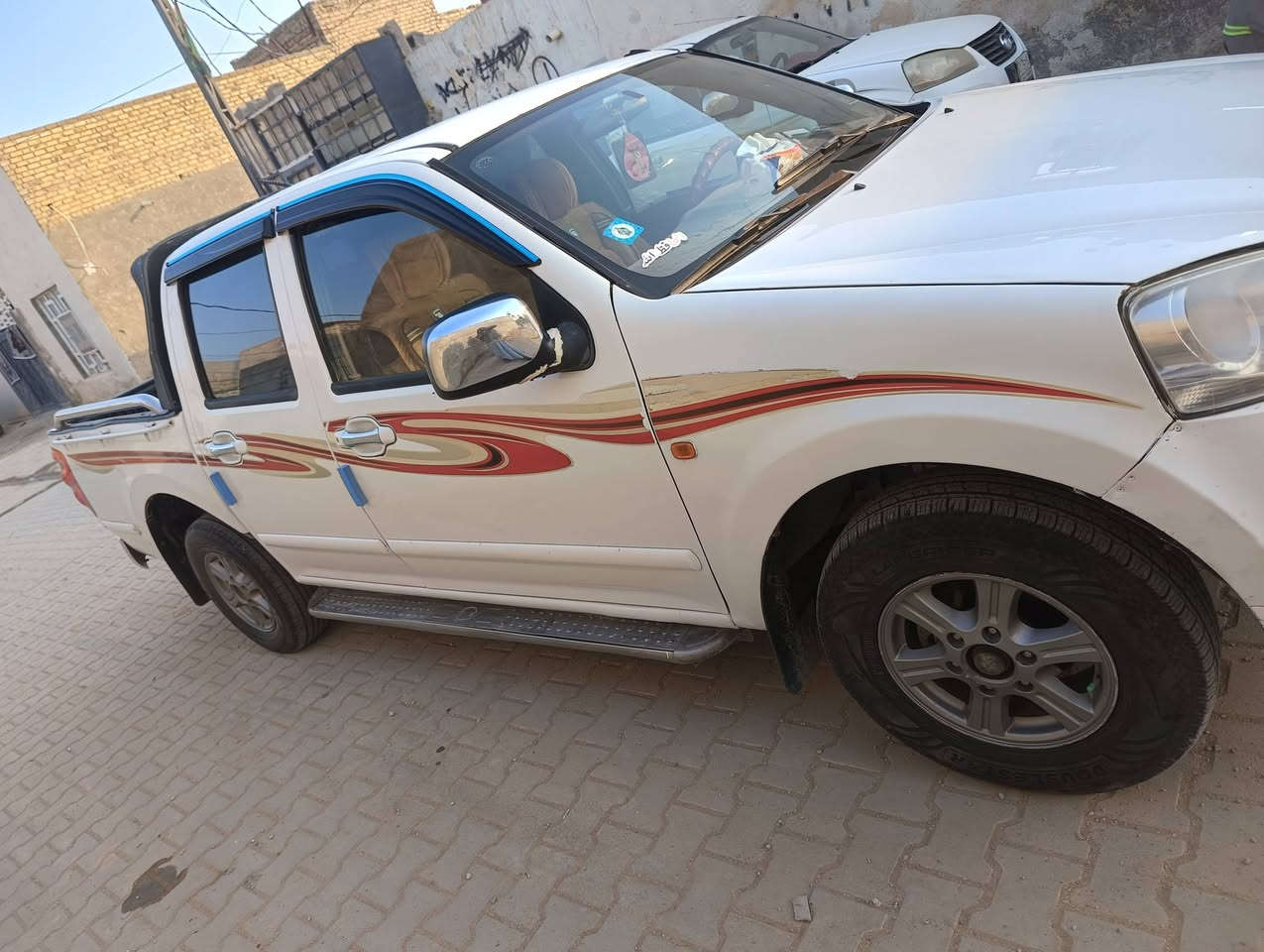 سلام عليكم بيكم كريتويل للبيع موديل 2013 مكفوله كفاله عامه مكينه وكير علشرط تخم تاير كهربايات كله شغاله تحويل مباشر مكان نجف للستفسار  ***********
