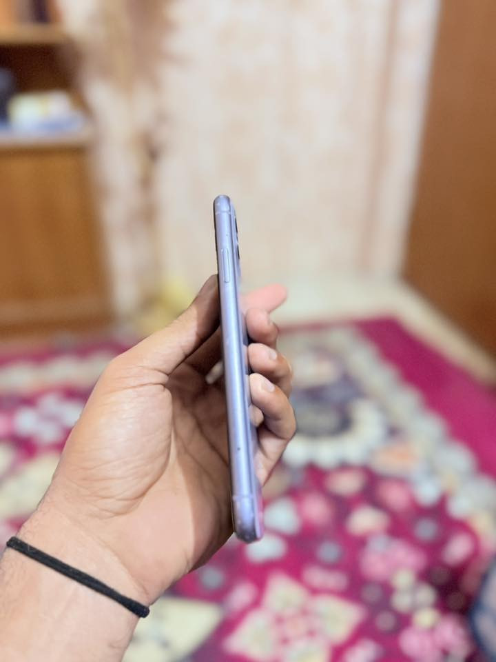 ايفون 11 عادي بطاريه 75
مبدل شاشه اصليه 3 خيارات وضهر 

الجهاز كلشي بي شغال 200وبي مجال حك الجيه بغداد مكاني ***********
