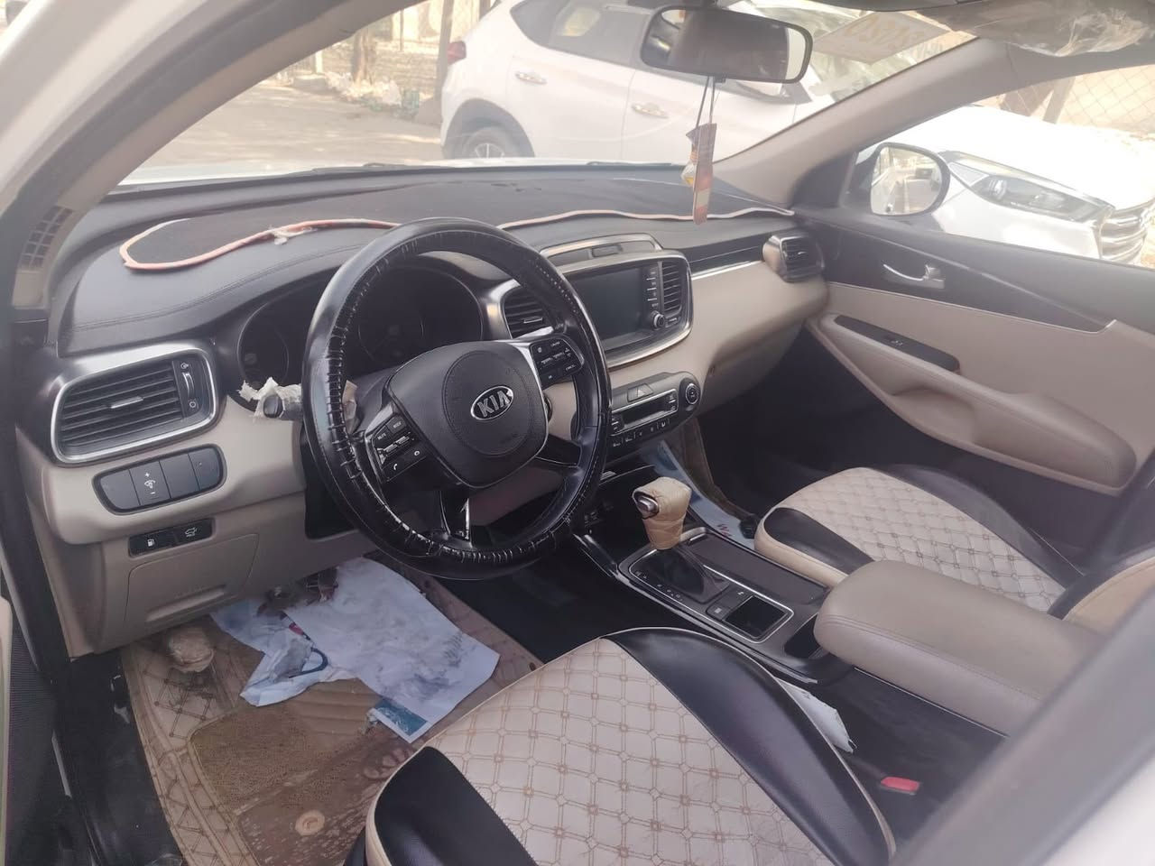 سلام عليكم سورنتو مديل 2020 سياره حلوه ومال بيت سياره 
خليجي كير ومكينه خير من الله سياره بيهاا رصعات قليله مو هواي العووان الزعفرانية رقم الهاتف ***********  سعر 255 ورقه وبيهاا مجال
