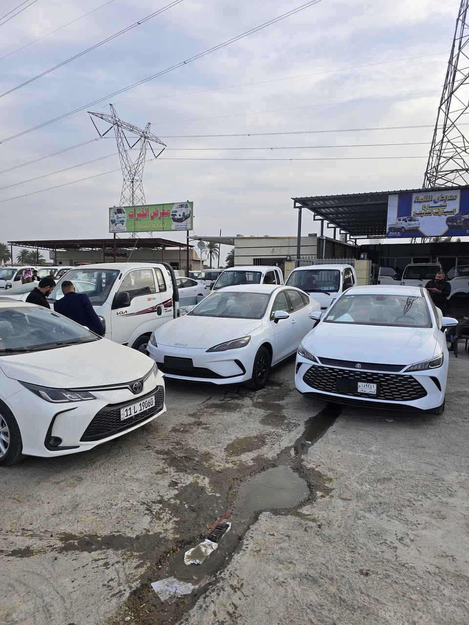 بسمٍ الله الرحمٰن الرحيم
يتوفر لدى ((✨️معرض القمة✨️))كافة انواع السيارات 
  *يوجد لدينا BYD.    GIN  PLUS. داخل ابيض موديل (2025)زيروو سعر 💸 (18)مليون وسبعمئة دينار عراقي
  *يوجد لدينار BYD. .SER FIVE. داخل ابيض موديل (2025)زيروو سعر💸(19)مليون دينار عراقي فقط 
  *يوجد لدينا COROLAفتحة فول موصفات فول تحكم استيرن رادار علمأ ان سيارة مرقمة وجاهزة سعر💸(25)مليون وثلاثمئة دينار عراقي وكذالك كافة انواع سيارات الحمل نوع كيا حمل (بنكو) 
موقع :بغداد _ناحية الرشيد قرب شركة ديار الكرم 
الاستفسار الاتصال على الارقام الاتية :
***********
***********
***********
***********
وهلأ وسهلأ بالجميع وأن شاء الله نكون في حسن ضنكم 
❤️
