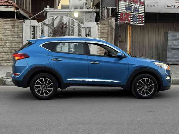 للبيع او المراوس توسان ٢٠١٨ بلون حلو 
مكينه ٢٠٠٠ جي دي اي 
ماشيه ٧٤ ميل 
شاشه كامره دواره كشن هيتر 
كشن كهرباء 
السياره كلين من امريكا بالعراق صار بيه صفحه وصندون بدون ايرباك او دواخل ليبل واحد السياره كير مكينه صدر تبريد كله كفاله وكل شي واضح بالسونار 
رقم بغداد الجديد هزه وسنويه كله جديد 
كراده شارع ٦٢ 
السعر ١٦٥ ورقه وبيه مجال بسيط 
***********
***********
