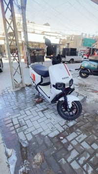 ريان وحش الكون لون ابيض تجوه ظهر موجوده مرايات موجوده سرعه 80 تقطع بال...
