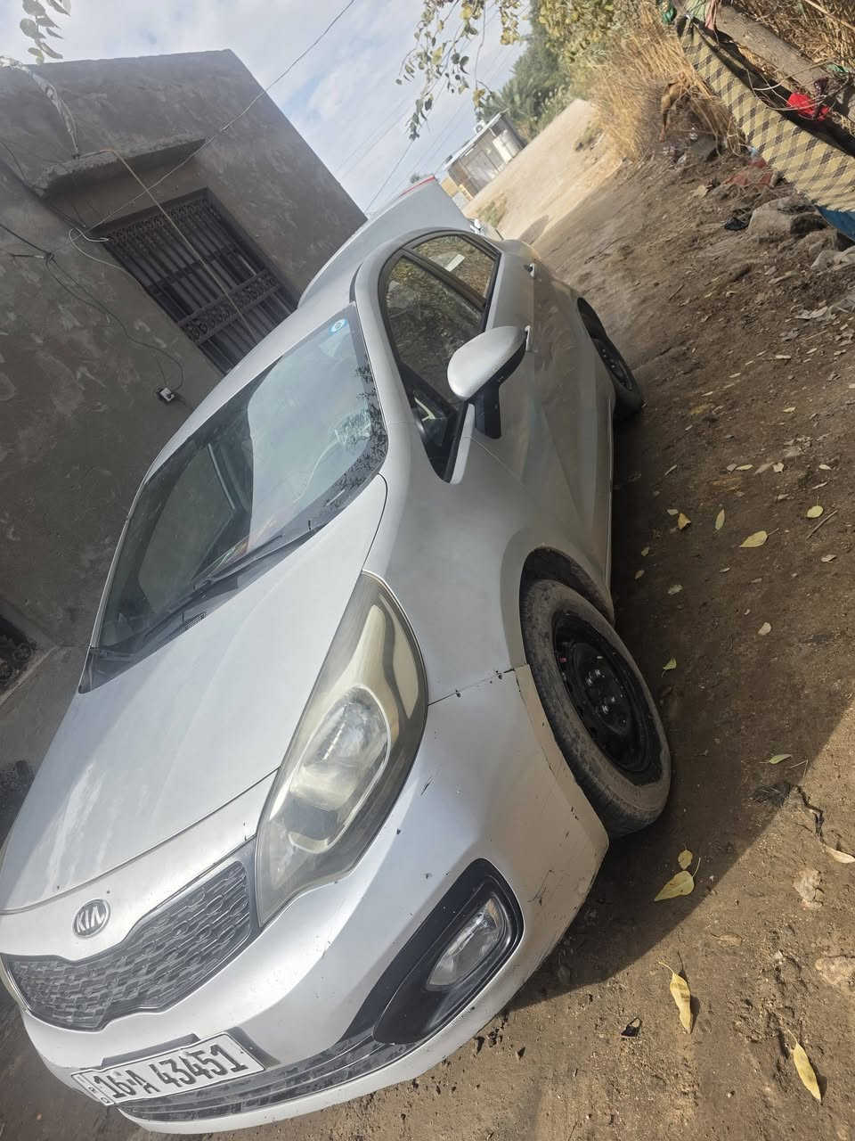 ريو خليجي موديل 2015
سوناراه بالمنشور فقط ربع جاملغ خلفي رش
مكينه 1600جديده
السياره جاهزه 
رقم انكليزي الجديد
السعر85$
الاتصال ***********
