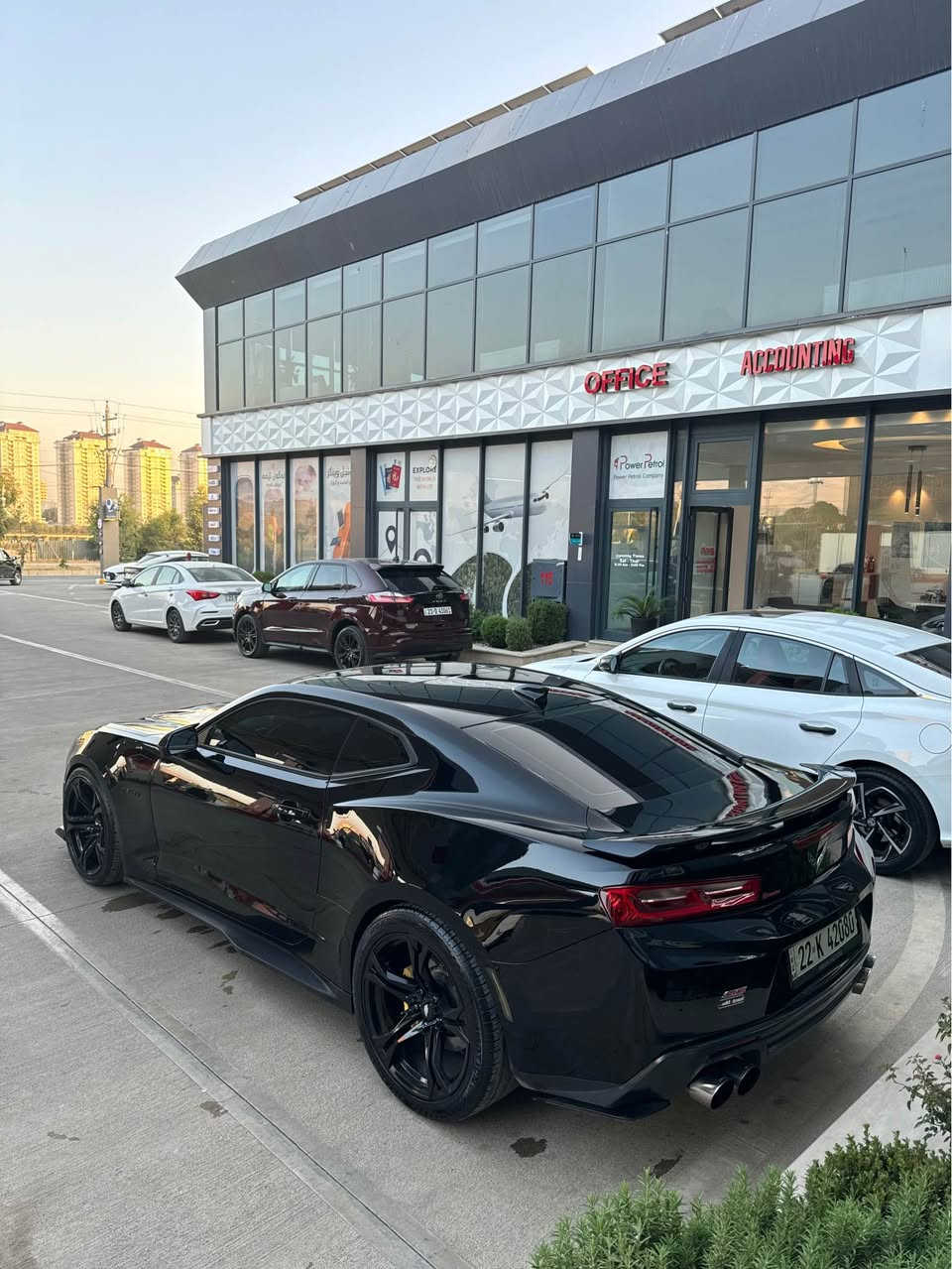 للبيع Camaro SS 
📍 الموقع: سليمانية  
📅 الموديل: [2017]  
⚙️ المحرك: [٨ سلندر ]  [گير ٨ نمر] 🔥 
📏 الممشى: [٦٩ ألف]  
🎨 اللون: [اسود]  

✨ المواصفات:  
- شاشة جبيرة
- كاميرا خلفية  
-كشنات كهرباء   
- تشغيل بصمة
-٤ وضعيات قيادة [تورينك، سبورت، تراك، ثلج]
-وضعيات ستيرن [سبورت، كومفورت]

✨ الاضافات:
-دعامية Red S
-سبويلر SS بلادي
-بگ لايت بلادي ليد
-حلوك صالنصا كورسا اصلي
-ويالة 1LE 

🛠️ الحالة:  
حادثها جاملغ سايق و نص باب السايق و جاملغ خلف السايق صبغ. اقل الشبر من البنيد صبغ بس البنيد بلادي. بدون قطرة دواخل و الايرباكات سليمة.

💰 السعر جداً مناسب اتصل و تدلل

📞 للتواصل: واتساب
0️⃣7️⃣7️⃣0️⃣ 4️⃣7️⃣5️⃣ 4️⃣5️⃣ 3️⃣3️⃣

Camaro SS
📍Shwen: [Slemani]
📅 Model: [2017]
⚙️ Makina: [8 pston / 8 ger] 🔥
📏 Roishtn: [69 hazar]
🎨 Rang: [Rash]

✨ Mwasafat:
-Shasha gawra
-Camera w 7asay dwawa
-Kushni karaba
-Basma w shaxal
-4 mode lexurin [Tour, Sport, Track, Snow]
-Mode sukan [Sport, Comfort]

✨ Jwankary:
-Da3amy Red S
-Balli SS asli
-Bag layti LED bilad
-Sara salonsay Corsa asl
-Wheel 1LE asl Two Size

🛠️ Da3m:
Chamalaxi sayaq w niw dargay sayaq boyaxa, lagall chamalaxi dway sayaq, kamtr la yak bst la bonitakaya haya boniti bilada. Be naw grtn be shansy be airbag. 

💰Nrxi zor gwnjaw w xwar bazar 

📞 Whatsapp:
0️⃣7️⃣7️⃣0️⃣ 4️⃣7️⃣5️⃣ 4️⃣5️⃣ 3️⃣3️⃣ السليمانية, العراق


**إذا كنت صاحب هذا الإعلان وتريد حذفه لأي سبب، رجاءا أرسل رسالة إلى الدعم الفني**