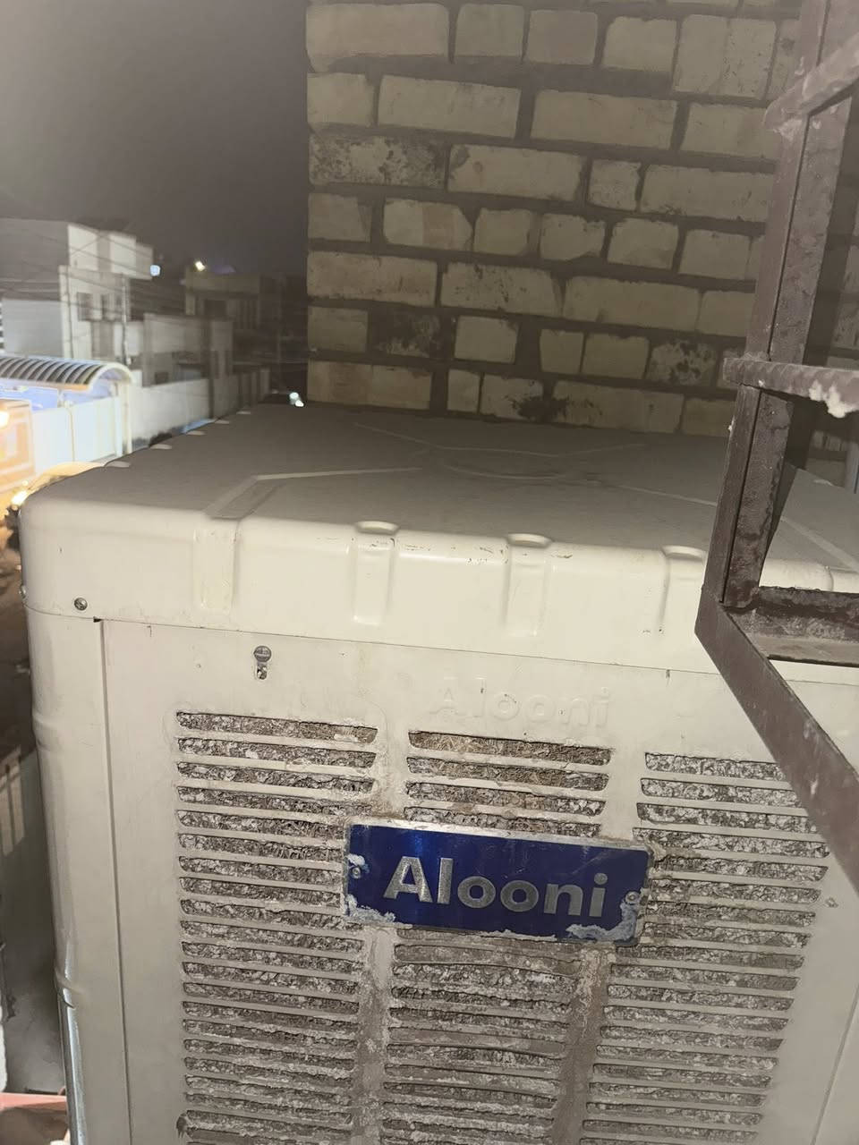 مبردة نظيفة للبيع الونا الاصلية ماطور بلادي والخرطوم ينشال هم 
 ***********
