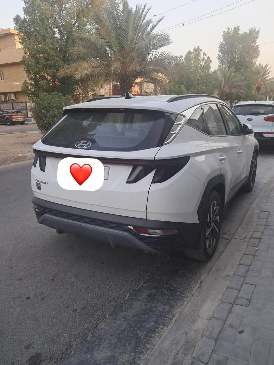 السلام عليكم 
توسان خليجي
م٢٠٢٤
بدون فتحه
السياره مكفوله بيها بس هاي الرصعه بالباب الخلفي شبر 
السعر٢٢٥وبيها مجال بسيط
***********
