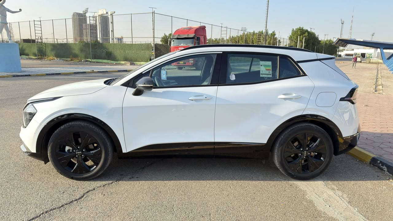 سبورتج 2025 بلاك ادشن خليجي ضمان الدولية 
 ماشية  9000
بيها ٣ تبديلات دهن مجاناً 
( فول مواصفات )
بصمة + تشغيل عن بعد
بانوراما +  الأنارة الداخلية LED
كراسي الأمامية كهرباء + صندوق كهرباء
(  السيارة نقاط عمياء  )
داخل زيتوني واسود جلد وكنتارا 
مقاعد الأمامية تدفئة+ مقود تدفئة
 شاشة كبيرة +كامرة خلفية دوارة
6 ايرباك +شاحـن وايرلـس
مرآة اوتو دم + حساس مطر
تبريد شاشة مناخين منفصل 
حساس امامي + خلفي
مانع انزلاق + مانع انحدار
هند بريك بصمة+ أوتو هولد
قطعتين تبريد+ اربعة انظمة قيادة
انارة الأمامية LED + انارة خلفية LED
تحكم ستيرن جهتين + شفتات
اشاير بل مري والمري كهرباء
كت بيانو بلاك اسود لامع 
محرك 2000

للأستفسار ***********
