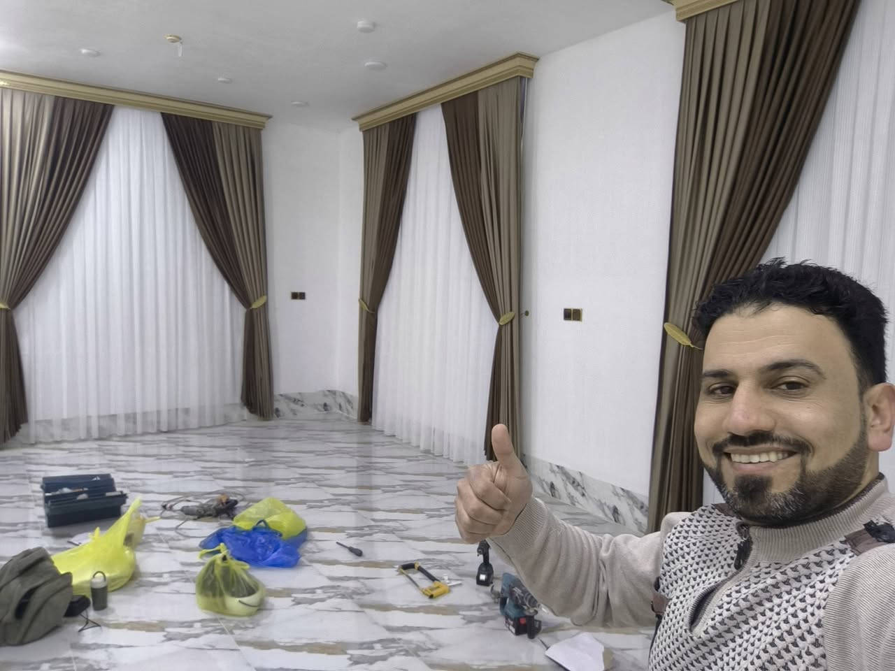 حين تلامس الاناقة بيتك ، يولد الجمال الحقيقي.. 
ستائر البياتي ، خبرة باختيار مايناسب ذوقك ويلائم اجواء بيتك ، خبراء الذوق والفخامة.
الأنبار ـ الفلوجة ـ حي المختار
***********-***********
@أبرز المعجبين
