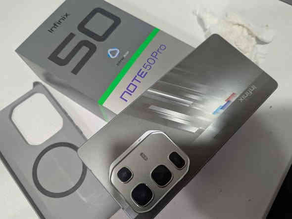 انفنكس نوت50برو مكفول ونضيف وتر بروف كامل غراض

 الذاكرة 256 رام12 

الشاشة اموليد144hz

البطارية 5200 الشحن 90w لاسلكي30w

جهاز نضيف مكفول مع باكيتة وشاحنتة الاصليات وكفرين للبيع فقط السعر245 الف مكاني بغداد العامرية للاتصال*********** بغداد
