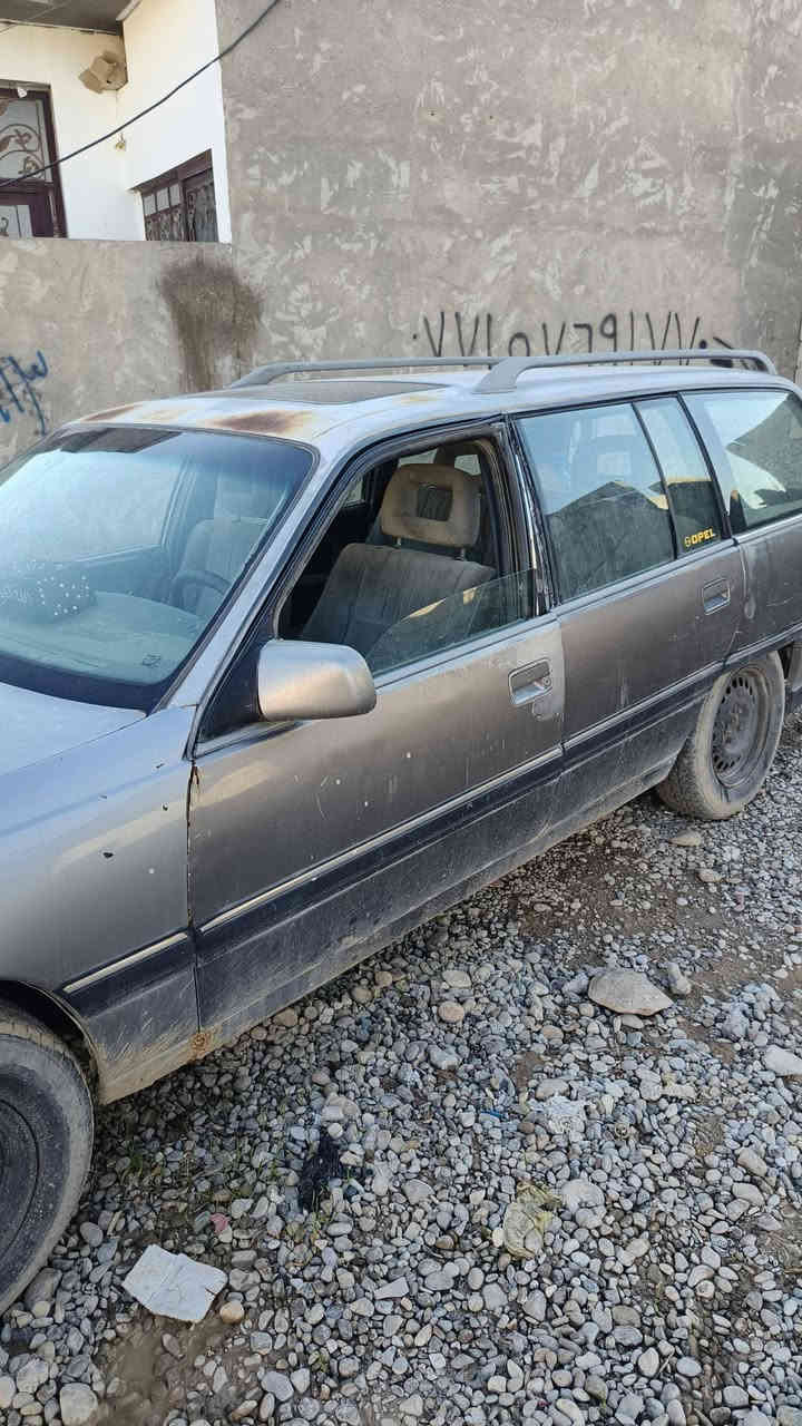 اسلام عليكم اوميكا ستيشن موديل 91 محرك بطه اوتمتيك محرك نضيف شرط سلف واحد رقم كركوك السعر ١٧وبيها مجال للطيبين الرقم ***********
