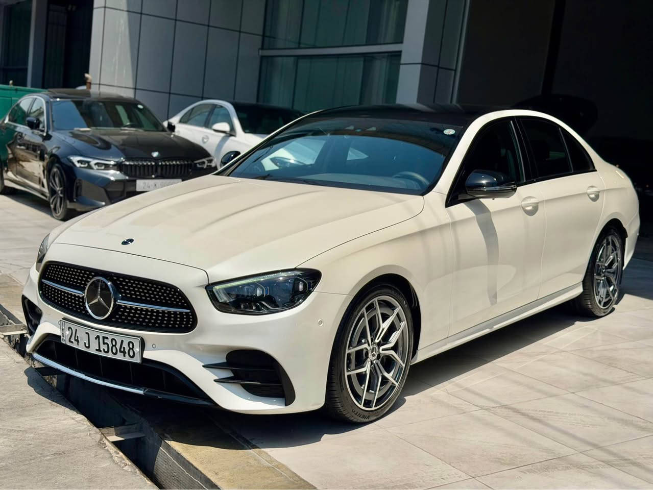 E class 300 
2021 الماني ضمان دولي 
مواصفات 
AMG هيكل بيلاد
حساس خلفي امامي 
اوتو بارك 
اردار كبير امامي سيارات 
ديسكات و ويل AMG بيلاد 
شاشة كبير كار بلةي 
ستيرن S بيلاد 
لايتات multe beem 
سيارة كفالة عام من دعامية حتي دعامية 
حتي شخط بشرط 
٢ سويج بيلاد 
سيارة موجود ب اربيل ٨٠ كم حقيقي ماشي 
٣٣٨$ 
*********** وتس اب 
*********** أربيل, العراق
