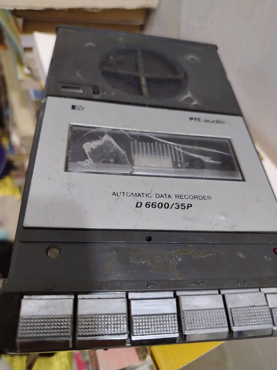 العلامة التجارية: PYE Audio
الموديل: D6600/35P
النوع: Automatic Data Recorder (مسجل بيانات أو مسجل كاسيت تلقائي، يُستخدم غالبًا لتسجيل الصوت أو البيانات).
مصدر الطاقة:
6 فولت DC.
يعمل على 4 بطاريات AA (R6).
أو عن طريق محولة كهرباء 6 فولت
حالة الجهاز ممتروك لفترة طويلة وغير مجرب مؤخراً
لا يعمل حاليا ماعرف السبب،


**إذا كنت صاحب هذا الإعلان وتريد حذفه لأي سبب، رجاءا أرسل رسالة إلى الدعم الفني**
