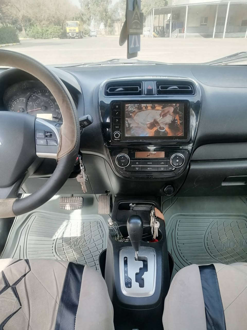 مسيوبوشي ميراج موديل ٢٠٢٢
ماشية ٦٠ الف ميل
هزه ورقم وسنوية كله جديد لحد نهاية ٢٠٢٨ وبأسمي وبيها بطاقة بنزين
اللون سموك رصاصي فاتح مرغوب
مواصفات
٤ جام كهربائي ومرايات كهربائية
تحكم استيرن وتحديد سرعة
كاميرا وشاشة كاربلي بلادي
مانع تزحلق
وتوقف ذاتي رادار امامي بلادي
بجم وخلف كبس
ضرر سطحي
قطعتين ونص بخ صبغ
بدون دواخل بدون شاصي بدون ايرباك
كله بلادي
السعر ٩٧
للتواصل واتس اب
***********
***********
