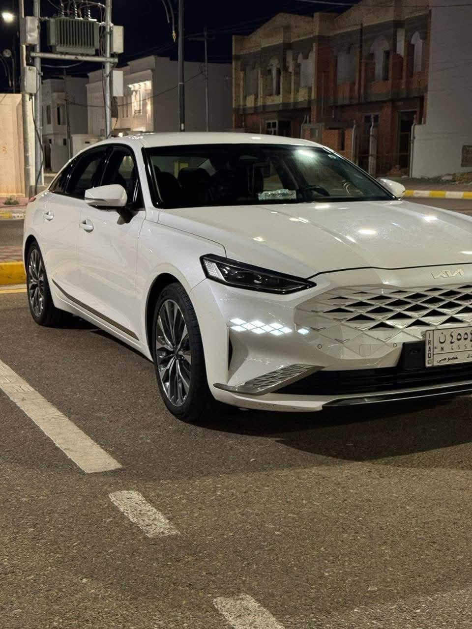 كيا موديل k8 2022 ( كوري )
محرك 2500  مكفولة بصمة  تشغيل عن بعد
مقاعد جلد
تدفئة وتبريد مقاعد 
مقاعد امامية كهرباء 
تحكمات 
شاشة كبيرة متصلة 
كير ماوس 
هند بريك دكمة 
حساسات امامية خلفية 
كاميرا 
اوتو هولد 
3 وضعيات قياده 
كيجات الكترونيه 
تدفئة ستيرن 
تبريد قطعتين 
شاشه التحكم بالتبريد لمس
شاشه ابل كار وانرويد 
ترحيب
صندوق ذكي يفتح عند الاقتراب 
تحديد مسار 
سياقة ذاتيه 
رادار امامي 
بريك ذاتي 
شفتات بالستيرن 
اضاءه الداخل لمس
رقم صاحب سيارة ***********
