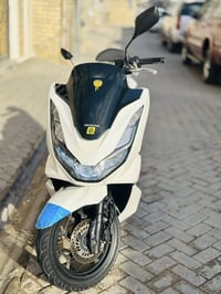 للبيع دراجه pcxجيل رابع دراجة مال رمبه ماخذها رمبه اوراق المعرض موجوده...