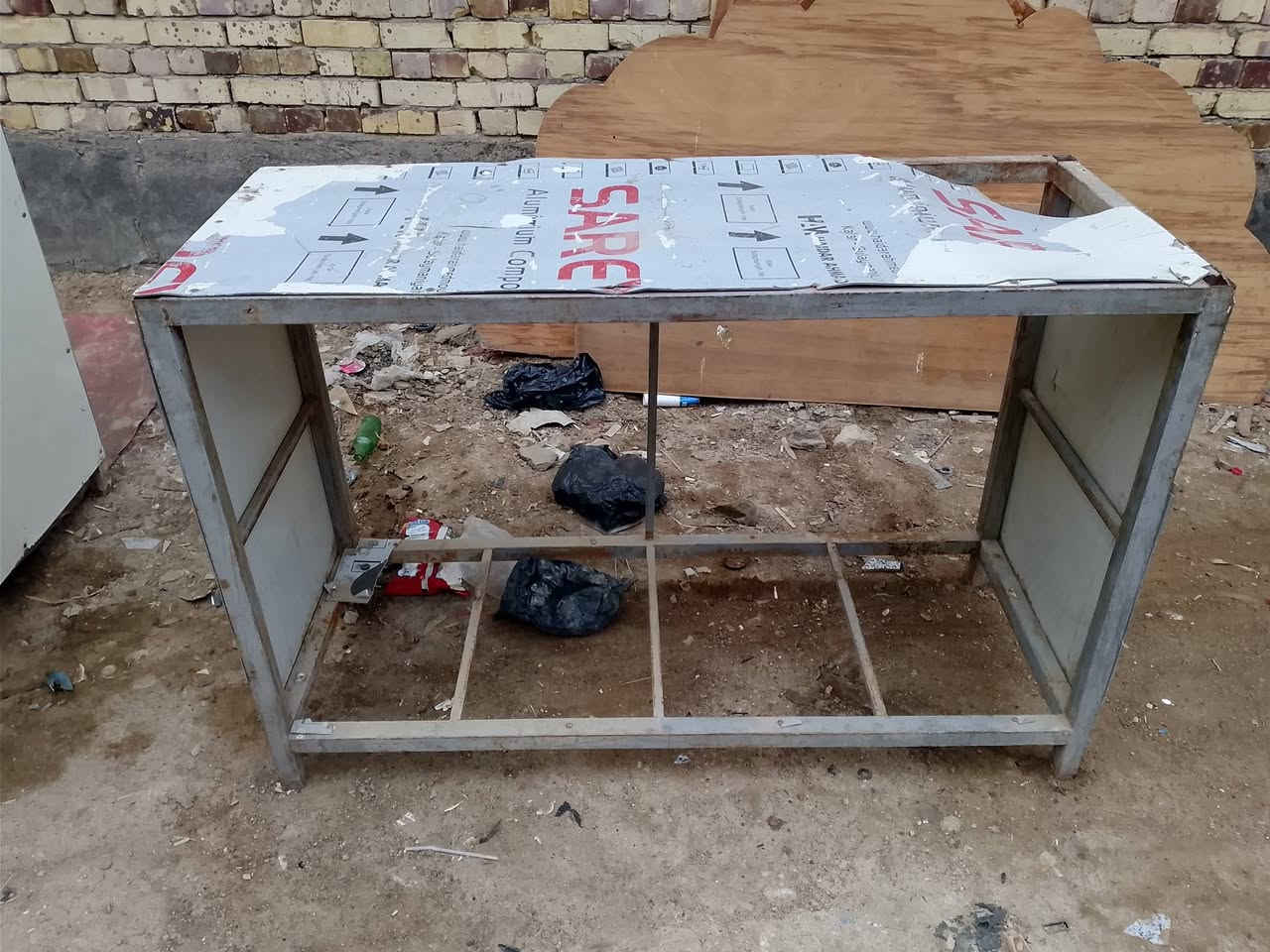 البيع
ميز مال مخبز عرض 60وطول متر ونص وثاني هم نفس القياس شراي يتصل ***********
