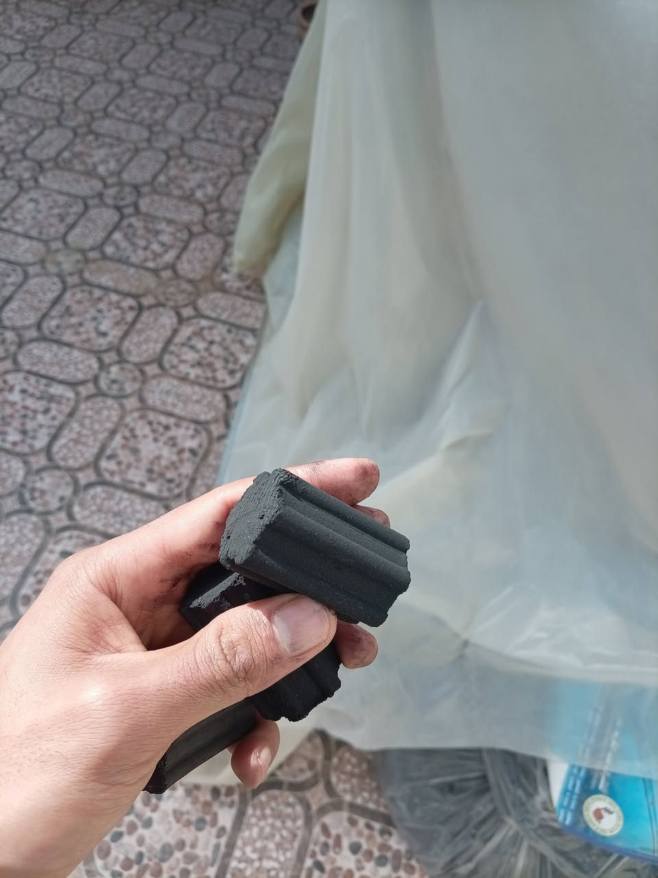 فحم كميه اقل الطن تقريبا ايراني درجه اولى جمله مكان بابل سعر الكارتون 25جمله****************
