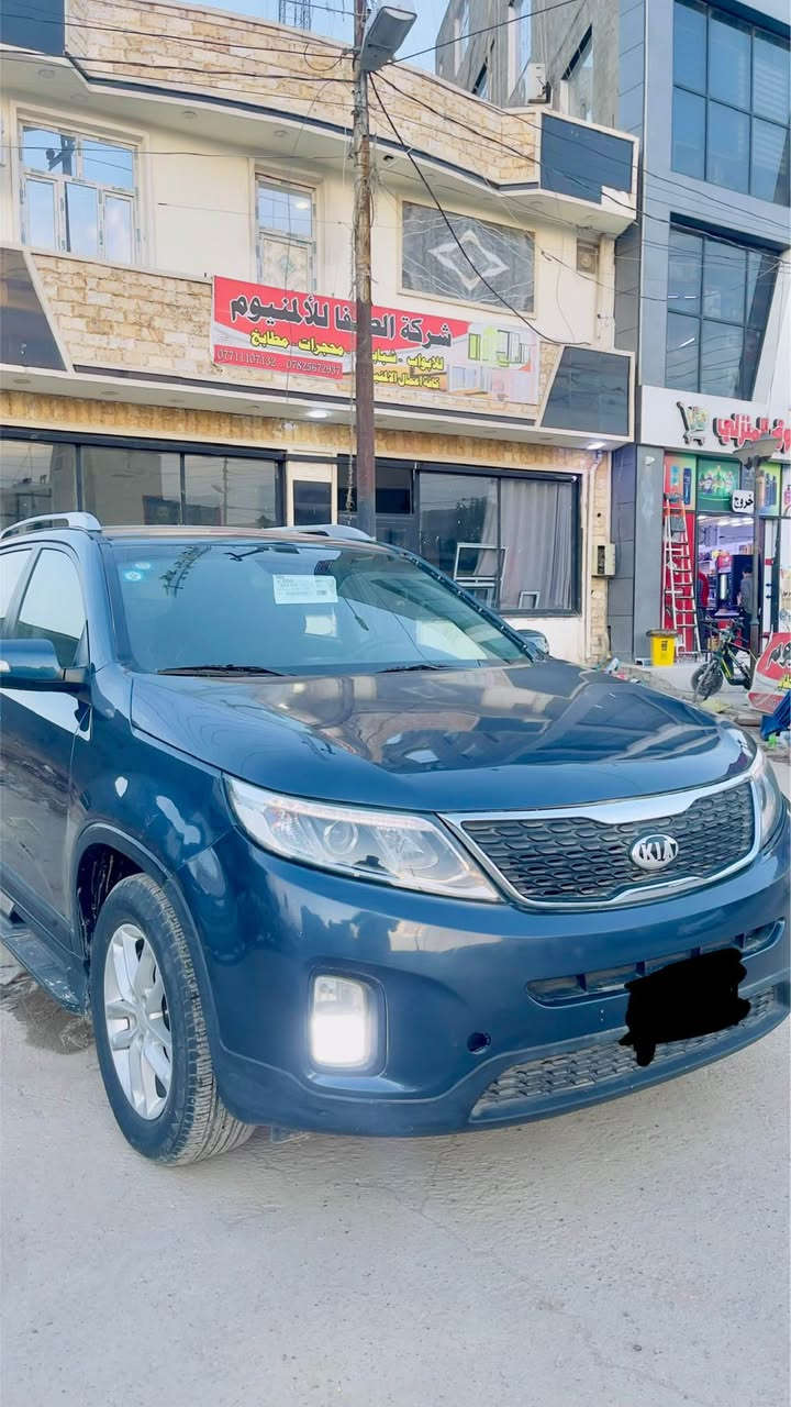 السلام عَليكم 
كَيا سورينتو 2014 
سَيارة نَظيفة 
ماشية 110 الف
شاشة+كاميرا 
تحكمات ستيرن جهتين 
أشاير مَري 
المَكان بغداد الدورة
*********** بغداد, العراق
