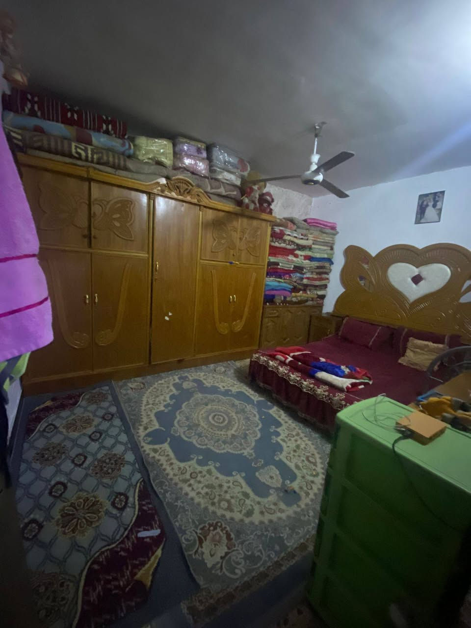 السلام عليكم دار للبيع مساحه 100 متر مكان حي طارق قرب مدارس الحشد المقابل حسين المضمد ع الوسط كامل الخدمات البيت صب مسلح بيه حوش جبير واستقبال وحولي وغرفه السعر 34للاستفسار اتصل ***********
