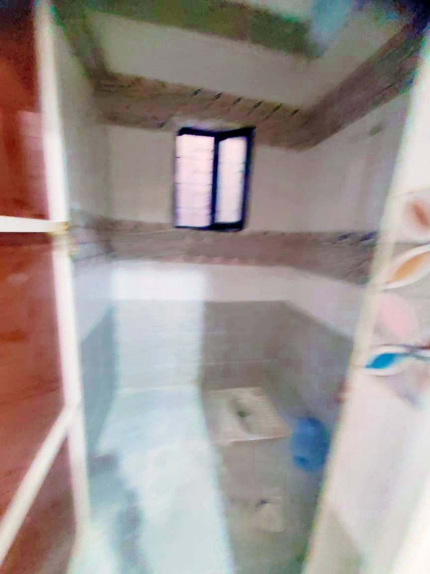 #للشراء التواصل باالبايع مباشره بدون اي وسيط اودلاال #ت772199681
للبيع منزل سكني للبيع مسلح هـردي قواعد وعمدان مطل على الزفلت
#وسعر مغري وصادم جداً 17مليون ريال يمني يابلاشه 
#مساحة لبنتين لاثمن
#شارع 5 متر نافذ الى الزفلت
يتكون من
مجلس وحمام مستقل وجناح عايلي غرفتين واسعه ومطبخ وحمام وصاله وحوش سيارة
#الموقع #صنعاء الخط الجديد بعد الويتات جنب الخط العام 
#للشراء التواصل باالبايع مباشره بدون اي وسيط اودلاال #ت772199681
تابعوني على رابط صفحتي ملك عقارات صنعاء 
https://www.facebook.com/profile.php?id=100063753767817&mibextid=ZbWKwL


**إذا كنت صاحب هذا الإعلان وتريد حذفه لأي سبب، رجاءا أرسل رسالة إلى الدعم الفني**