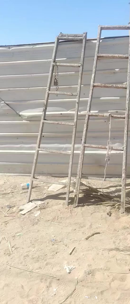 سوبايات لبيع العدد ٤ سعر ١٢٠ معه مجال استفسار تصال ***********
