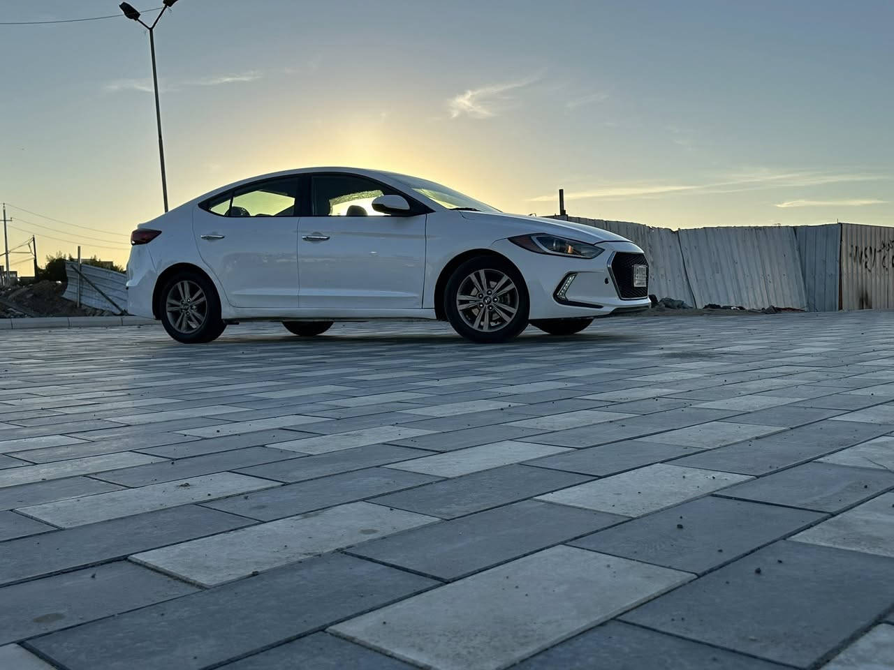 السلام عليكم (( السعر 114 ))
النترا موديل 2017 وارد امريكي 🇺🇸 حادثهة جاملغ وشوية من البنيد + بيهة مكانات صبغ 3 قطع اثر تقشير بدون اي حادث والقمارة كذالك بيهة ترقيعات صبغ بدون قطرة معجون بسبب التقشير والصدفي معروف عنه بالتقشير مكفولة من الحادث القوي  ويوجد تكحيلات بسيطة ايضاً سبب تقشير

السيارة حلوه وجديدة حيل وكاملة وماناقصهة شي تبريد تخم تاير ادامة كاملة من مجاول بلكات نوزلات سيرفز كامل فيت بم وكالة اصلي حته الدهن الي بيهة وكالة (( AMSOL )) 

ماشية 124 

👇⬇️
المواصفات سياره 
1-تحكم استيرن 4 جهات
2-كامره  
3-كشنات ايرباك
4-رادارات جانبية
5-ويل كب اصلي
6-لد امامي خلفي
7-لايت عدسة اصلي
8-محرك 2000 دوش + كير ( ATM )
9- 3 وضعيات قيادة نظام قيادة SPORTS + Normal +Eco
10-تحكم مري كهرباء + بلوجكترات لد إشارة 

(( ملاحظة )) عليهة غرامة 750 الف 
بالنص بيني وبين المشتري مالهة علاقة بالعملة هاي ثابتة
 
عنوان بغداد للاستفسار 
الاتصال ع رقم *********** 
اتصال فقط غير متواجد ع الفيس 
((ورجاءاً فقط الشراي يتصل))
