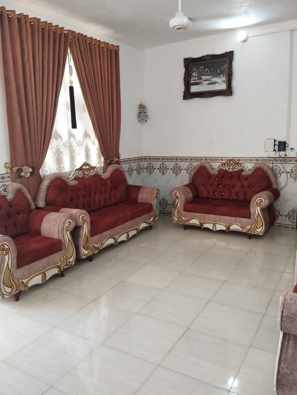 بيت للبيع حي التربه طابقين الطابق الأول
يحتوي على ثلاث غرف نوم زائد غرفة استقبال وصالة ومطبخ وممر وصحيات ودرج وبيتونه وكراج سياره وحديقة. البناء طابوق والسقف كونكريت 

​الطابق الثاني:

غرفة نوم وصالة ومطبخ وصحيات ومخزن ودرج خارجي للشارع مع باب رئيسي. البناء ثرمستون وعكادة صارلة بناء جديد 

​المساحة: 298
 
السند: طابو أسهم قرب مولد عبد الخالق

السعر: 110 وبيه مجال الشراي يتصل بالرقم *********** ويدلل
