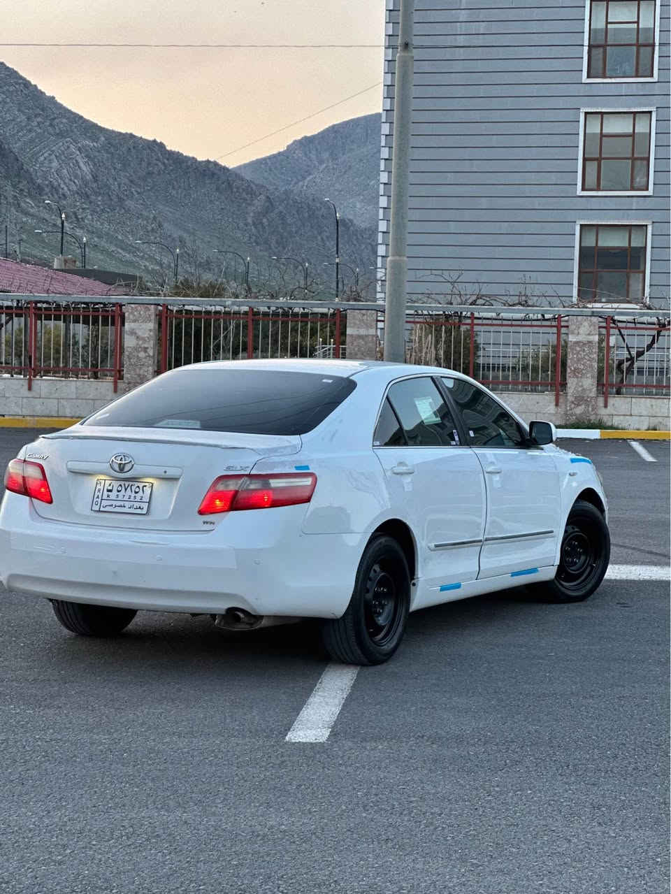 کامری مۆدیل 2007 براوە یە سە یارە کە 
هه تابلێی سە یارە کی جوانوڕێکوپێکە مە کینە جوارپستۆن
بە شە رتی گێڕمە کینە گە رمیووساردی برێک مە زبوتە خه ليجيه جوارتايه ي تازه جركه و 100دؤلارفرئده 
***********
*********** رانية, السليمانية
