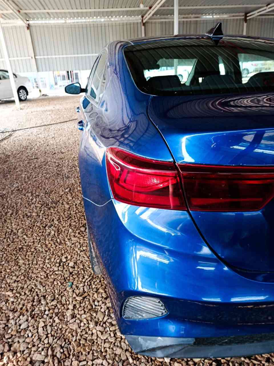 السلام عليكم متوفر فورتي موديل 2023 سياره جديده ما ماشيه ضربتها مجرد جاملغ من كتر قبق البنزين السعر 165 وبيها مجال مكاني باب ناحيه الشوملي للاستفسار رقم الهاتف***********
