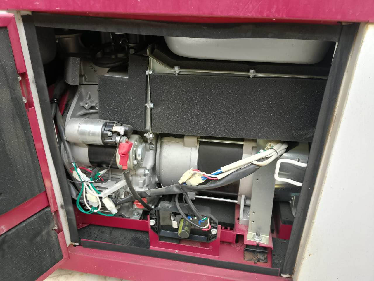 السلام عليكم مولد كاز جديده ٢٥ امبير السعر 1100وبيها مجال Singapore


**إذا كنت صاحب هذا الإعلان وتريد حذفه لأي سبب، رجاءا أرسل رسالة إلى الدعم الفني**