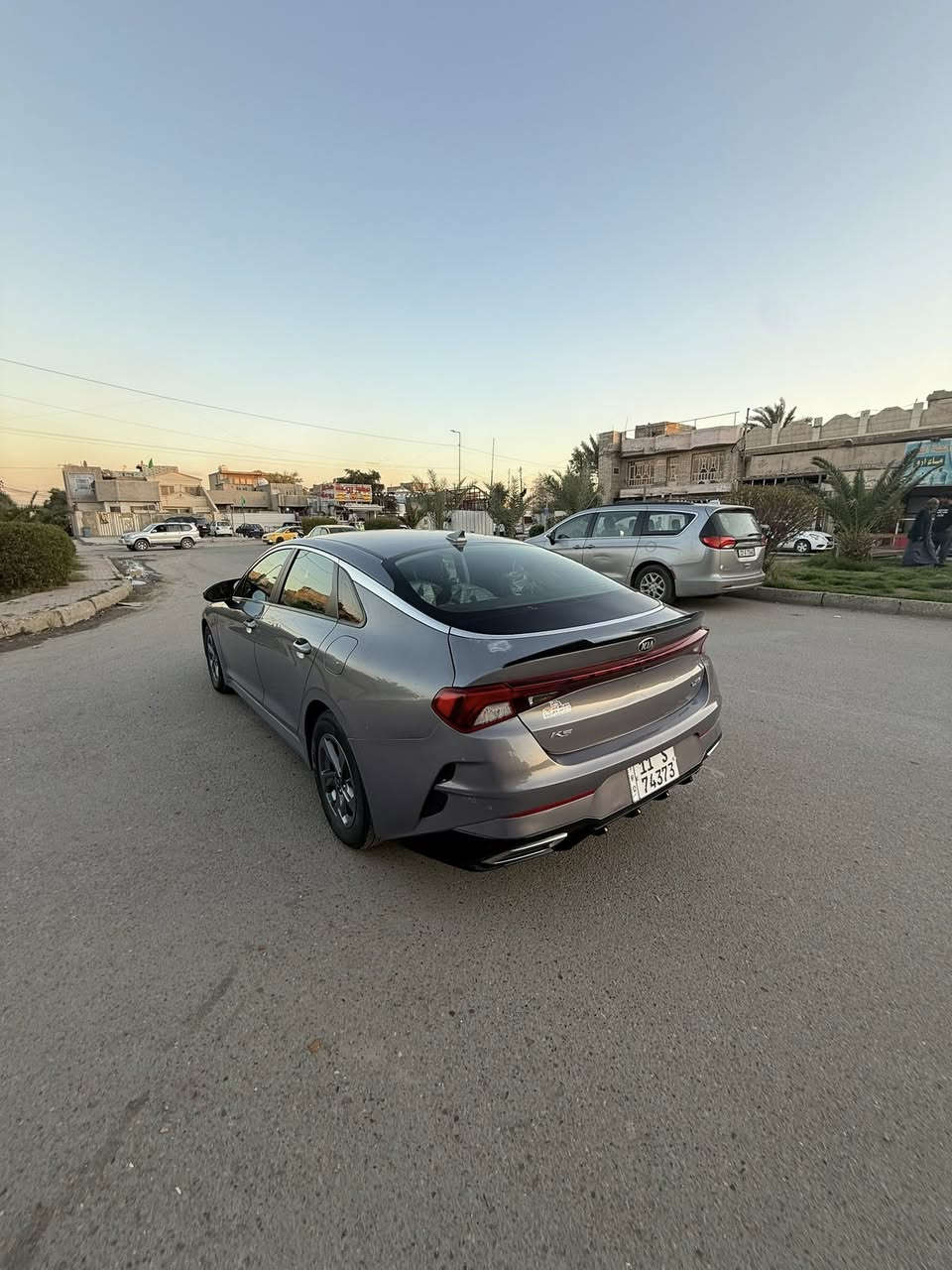 🌹🌹تحية طيبة🌹🌹
كي فايف 2021 امريكي 
حادث امريكا جاملغ خلفي وحافة الجنطة 
بدون ايرباك شاصي لغد مكفول 
صابغين جاملغين وجنطة وباب ملاون بدون دواخل
مواصفات 
بصمة تشغيل / هاند بريك بصمة / مود درايف 
رادات / تحديد مسار 
محرك 1600 تيربو 
كير محرك مكفول 
العسر اكتب رقم واحد او اتصل 
عنواني بغداد معارض الكريعات
***********
