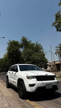 جيب شيروكي 2018 فول عدا الفتحه كشنات كهرباء صندوق كهرباء داخل قرميدي ت...