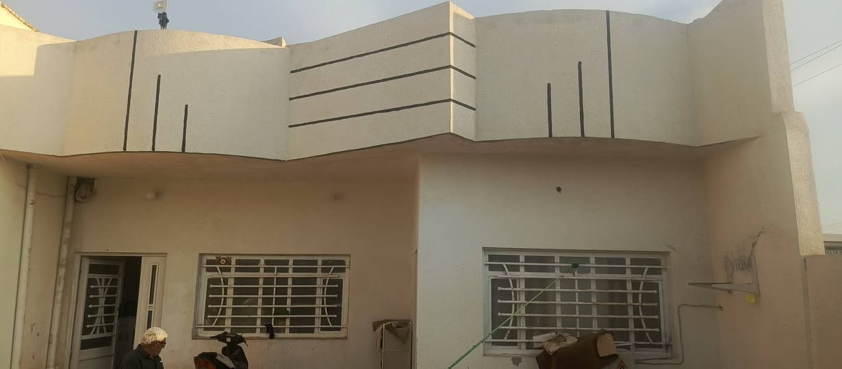 للبيع بيت زراعي عقد 25 مساحه 260 طابقين عنوان زراعي النفط قرب اسواق ماركه جكليته أتصل ***********
