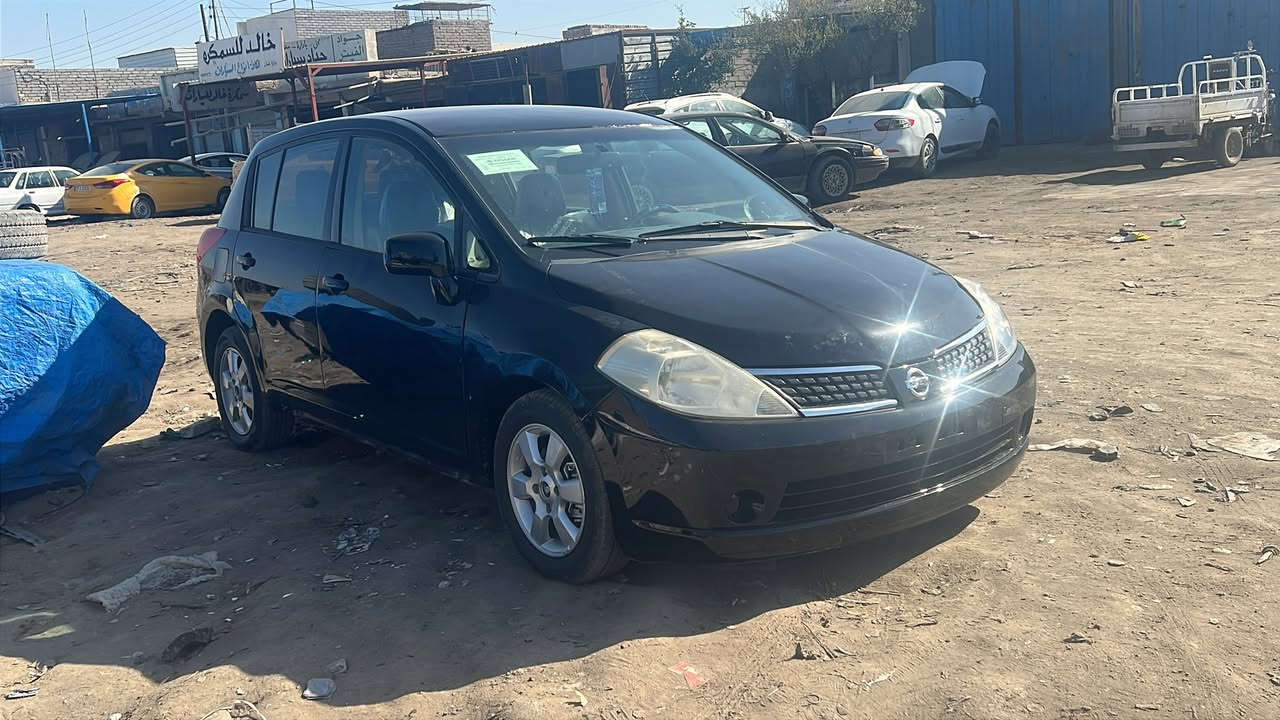 السلام عليكم عندي غراض نيسان فيرزه هاشباك 2012 زوج لايتات زوج بكلايت
زوج دبلات امامي روس رواط شباج رياضي كلهن تفصيخ 
هذا رقمي للتواصل ***********
