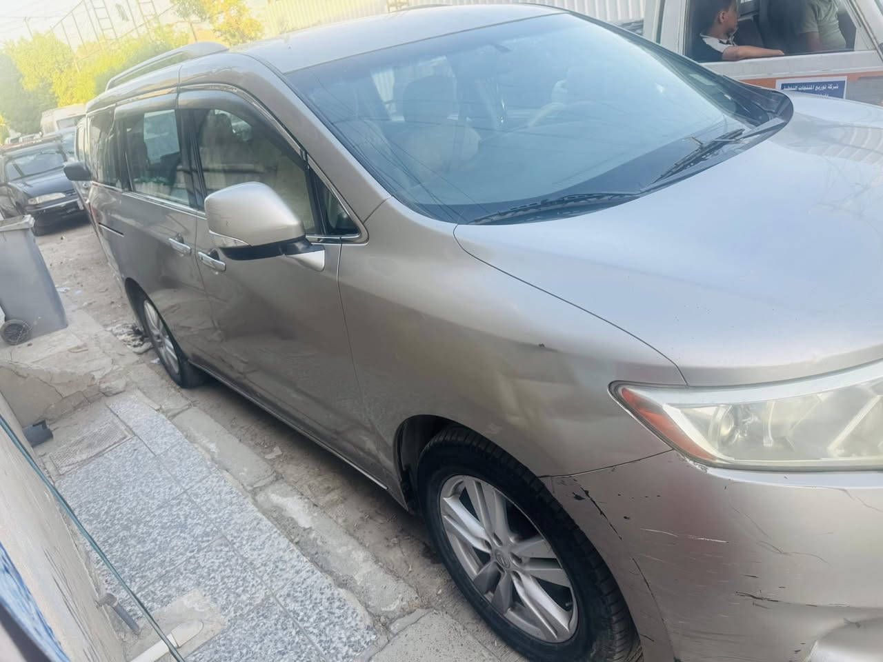 للبيع او مراوس بسياره اصغر  
نيسان كويست 2013 LS فول مواصفات عدا الفتحه شاشات امامي وخلفي حساسات كامرا خلفيه ابواب كهرباء  صندوك كهرباء كيرها جديد نقصها صدر خلفي والتبريد ما اعرف شبي بعدني مفاحصه جان يشتغل العام وهسه ماكو  مكانها بغداد حي اور السعر 93 وبيها مجال للاستفسار ***********
