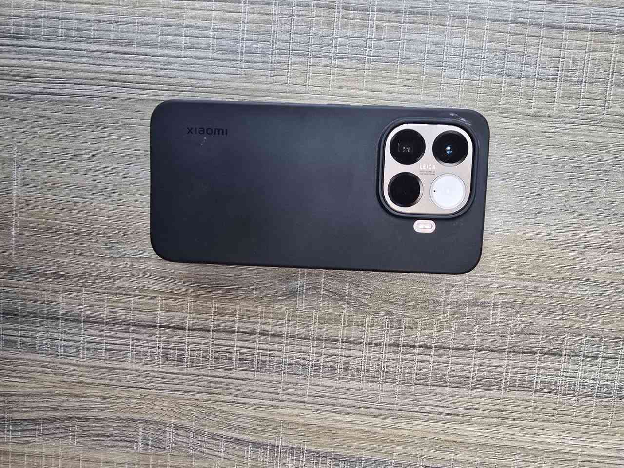 📱 للبيع: Xiaomi 14T (الوحش الجديد من شاومي)
​الجهاز غني عن التعريف، يجمع بين الأداء الخارق وكاميرات Leica الاحترافية.
​المواصفات الرئيسية:
​الشاشة: AMOLED بتردد 144Hz، تدعم 68 مليار لون وسطوع عالي جداً تحت الشمس.
​المعالج: Dimensity 8300 Ultra (أداء جبار للألعاب القوية مثل ببجي وغيرها بسلاسة تامة).
​الكاميرا: نظام كاميرات ثلاثي من شركة Leica العالمية، دقة 50 ميجابكسل، تعطيك صور سينمائية وألوان حقيقية.
​البطارية: 5000 mAh مع شحن سريع جداً.
​المتانة: مقاوم للماء والغبار بمعيار IP68.
​التصميم: فريم وتصميم فخم ولون مميز (تيتانيوم).
​الحالة:
​الجهاز نظيف جداً (مثل الجديد).
​كامل الملحقات موجودة.
​السعر النهائي:
💰 400,000 دينار عراقي (قفل)
شتريته ب850000 قبل شهر 
سبب البيع ظروف طارئة 
للتواصل على الرقم ‎0781 544 5076
