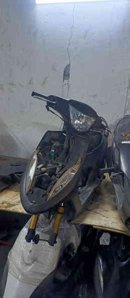 دراجه ماكس عدله قبل شهر نزلتها من الرمبه بوشه 55بلاد الدراجه اجت مزوده من اليابان مزوده هواي شغلات دبلات امامي رياضي/ دبل خلفي رياضي /كلجات رياضي /شيال رياضي/ قطره دهن رياضي/ استال رياضي /سلف رياضي/كزوز fm/قبق فلاوين /يدات بانزين/قبق دهن بريك/دواسات/ الدراجه كلش حلوه كهربائياتها كلها شغاله المكان البصره الدير اي سؤال الرقم ***********
