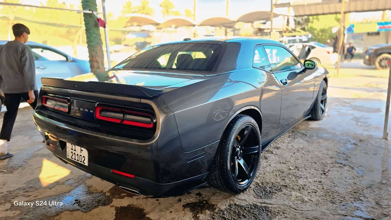 دودج تشالنجر 2018
SXT 3600
بيها بس الجاملغ جهة الراكب 
والبنيد محدث وصورة الضربة مرفقة بالمنشور .
عليها كزوز رياضي
رايدها 155 وبيها مجال
مكاني الديوانية.
***********
