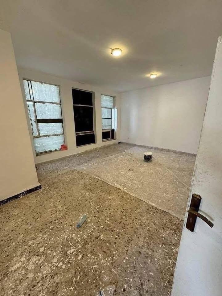 #للأيـــجار_في_الســـيدية 

مكتب ارض القمة 

بيت ركن مساحة 350متر  

 يتكون من

 خمس غرف نوم وصالة ومطبخ وخدمات  صحيه عدد 2 وكراج يتسع ل5 سيارات

#الايجار 3ملايين غير قابل للتفاوض

يصلح اي نشاط تجاري 

📍السيدية شارع الامن 

للاستفسار 

***********

***********
