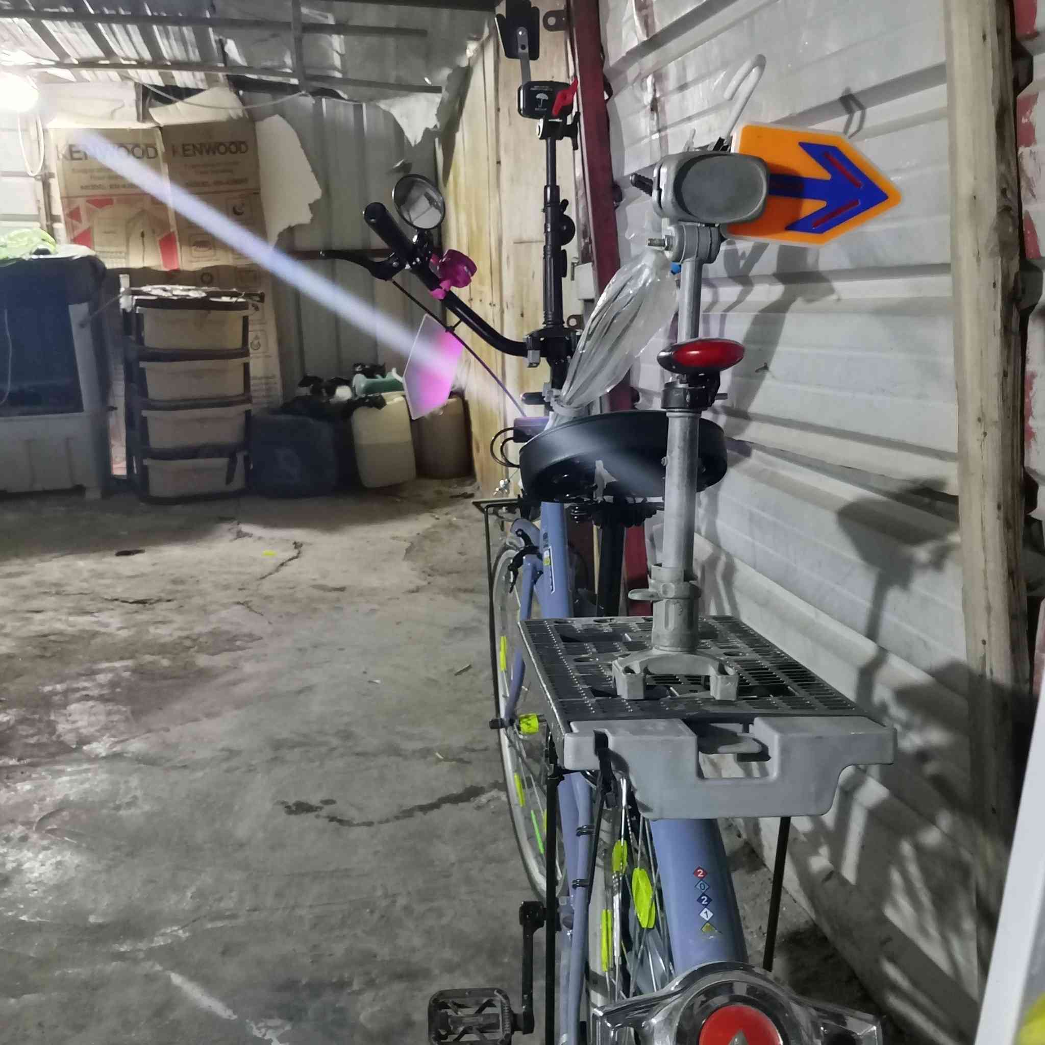 السلام عليكم بايسكل بناتي شركة سانتوس الفين وعشرين بايسكل نضيف ومكفول السعر 140 وبي  مجال حك الجية ويا غراض المكان بغداد الشعب الاستفسار ***********
