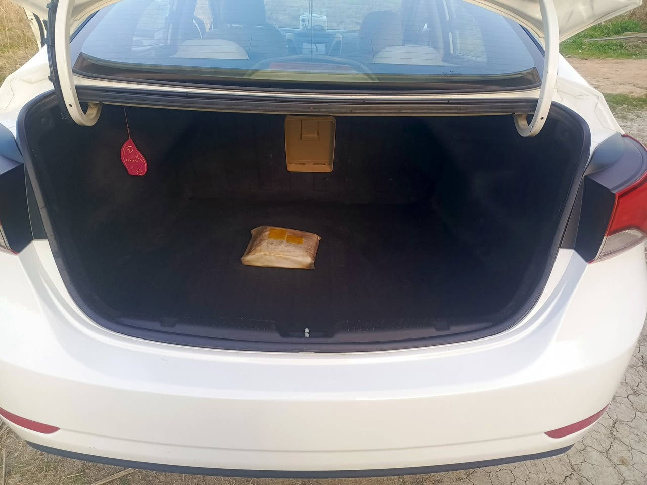 النترا ٢٠١٤ خليجي  كفاله عامه من الظربه والصبغ والتبديل رقم انكليزي بسمي محرك ١٨٠٠ ما مفتوح الكير الجيد شكل ١٦  بلاديه برغي ما مفتوح بيها فول مواصفات فتحة سقف تحكمات ويل كروم نظام ايكو اقتصادي سبيرها شرط ما نازل فابلون الشركه بيها وارظية الشركه تدفئه تبريد شاشه كامرا تخم تاير وباتري جديد حداديه مداور ثاني يوم هزه جديده سياره نظيفه جدا واستخدام شخصي على ايد وحده المكان الديوانيه المركز السعر ١٣٣ وبيها مجال  للاتصال عالرقم ‏‪***********‬‏
