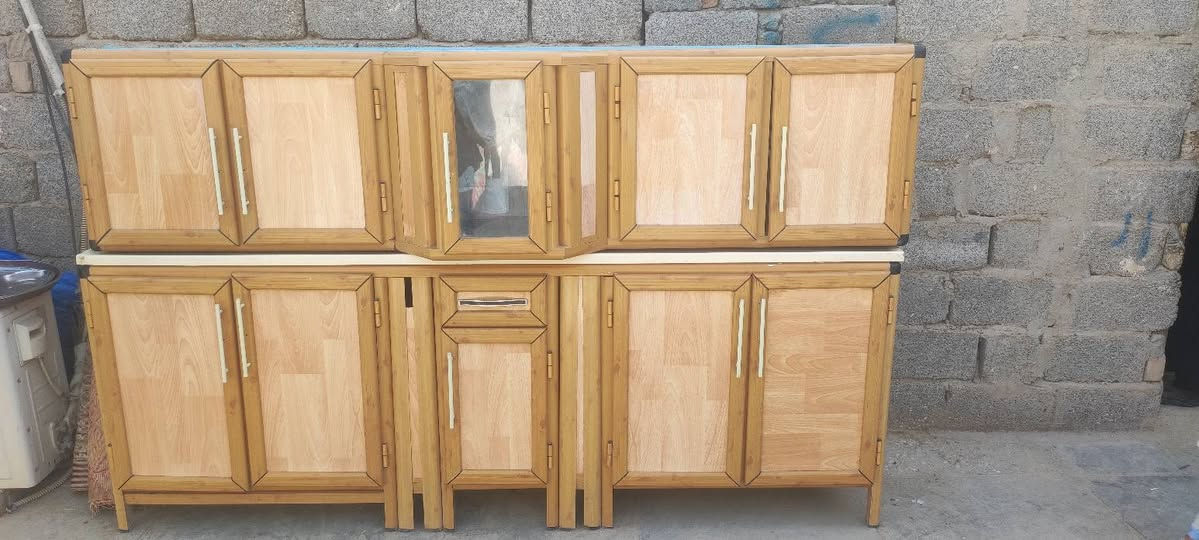 كاونتر ارضي وتعليك مرمر4قطع  مكاني الشطره سعر مناسب *********** اذا عندك كاونتر للبيع نشتري مراوس عادي وتساب تصال
