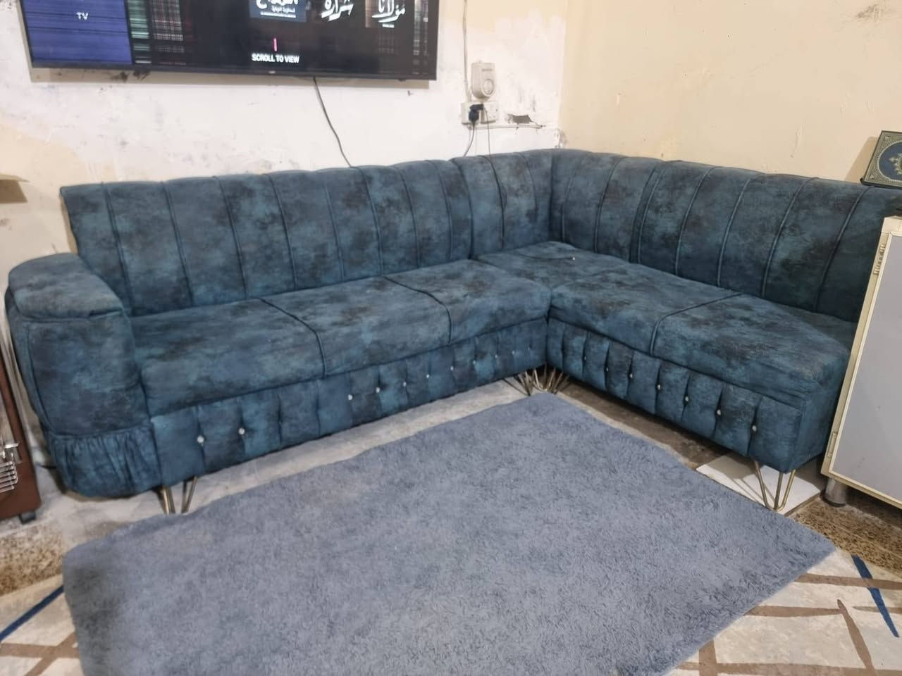 السلام عليكم
للبيع سبلت طنين شغال تبريد ثلج و الغاز موجود 
مع بواري 7 ونص متر 
حالياً السبلت مفتوح 
و تخم 11 مقعد نظيف كلش ، مابيه اي ضرر
بقية مقاعدة قطعتين ممصورة لان مكان ميكفي 
مكاني بغداد الزعفرانية شارع الكهرباء
***********
