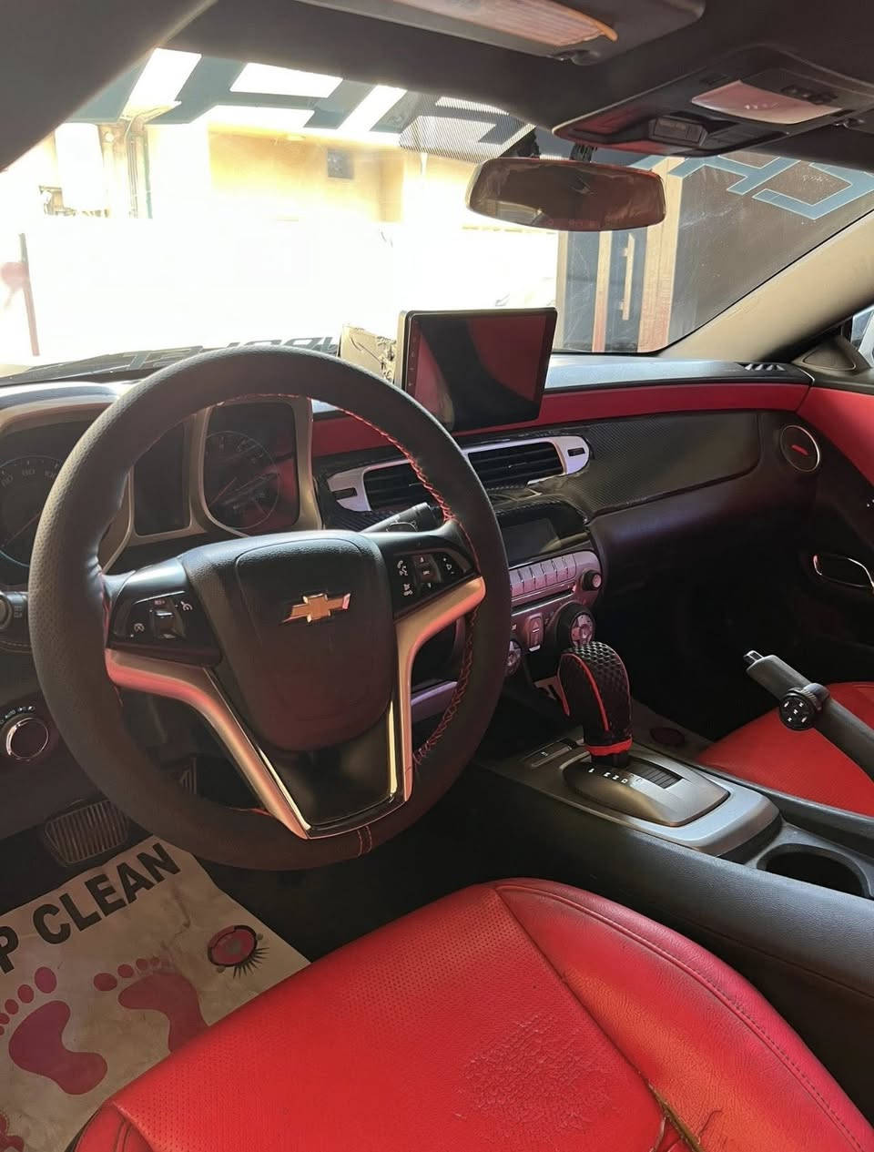 سلام عليكم
للبيع فقط كمارو   3.6  2013 RS

السياره رقم بغداد الدولي هزه جديده

السياره بدون صبغ لون ابيض 
صور الحادث موجوده بصور
الكير المكينه ممتاز جدا
ماشيه 90 تقريبا 
منضومه التبريد جديده ثلج 
شاشه اعطال تحكم ستيرن
شفتات سرعه 
بجم زنون 
شاشه و سستم صوت 
اكزوز النغمه مالتها البلادي 
نصيتها كلش حلوه وسياره مميزه

السياره تحتاج جم ملاحضه بس 
 ورايدها 95 ورقه وبيها مجال بسيط
مكان السياره بغداد 
***********
